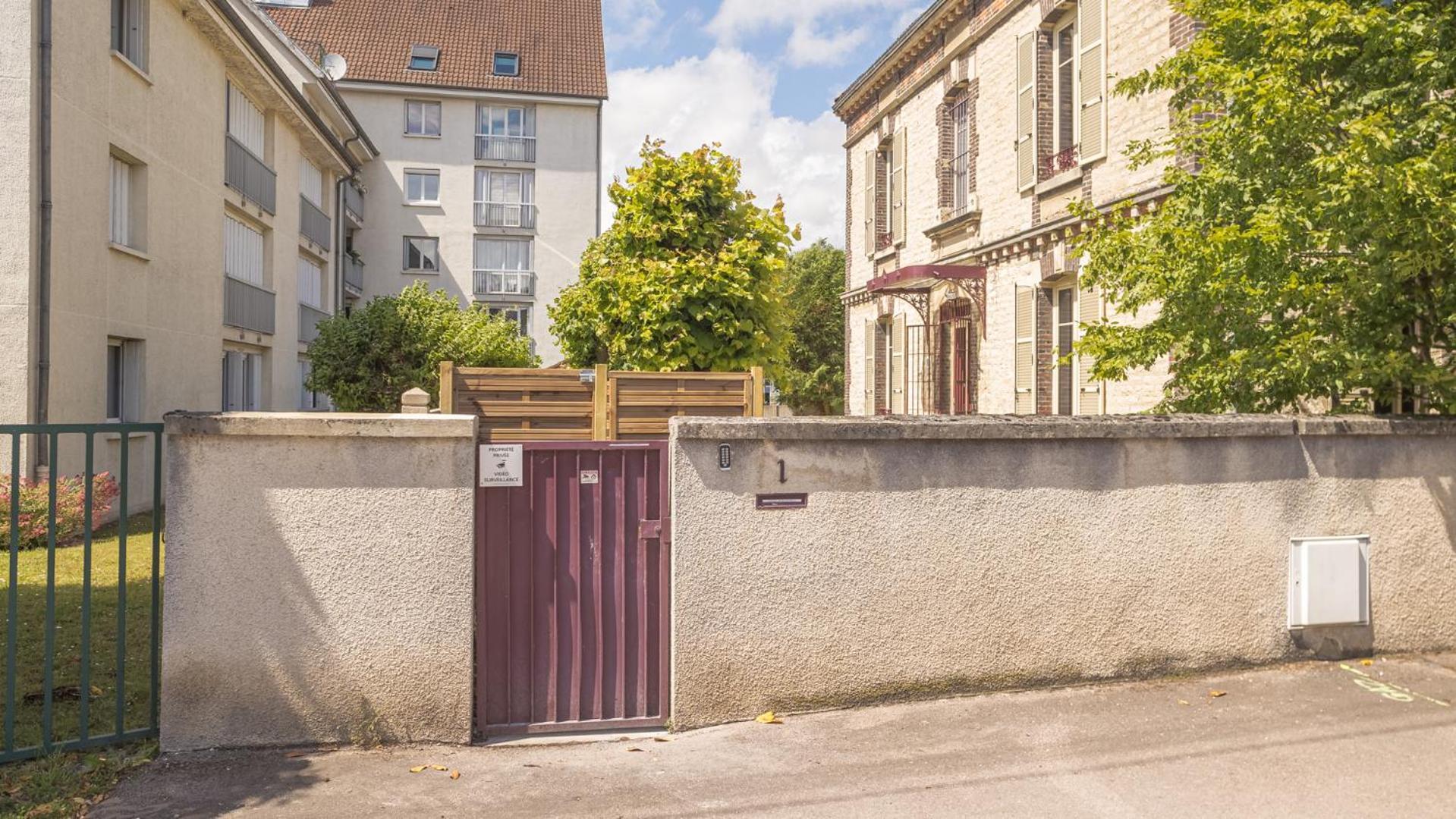 Bonappart 2 - Charme Napoleonien & Confort Troyes Exterior foto