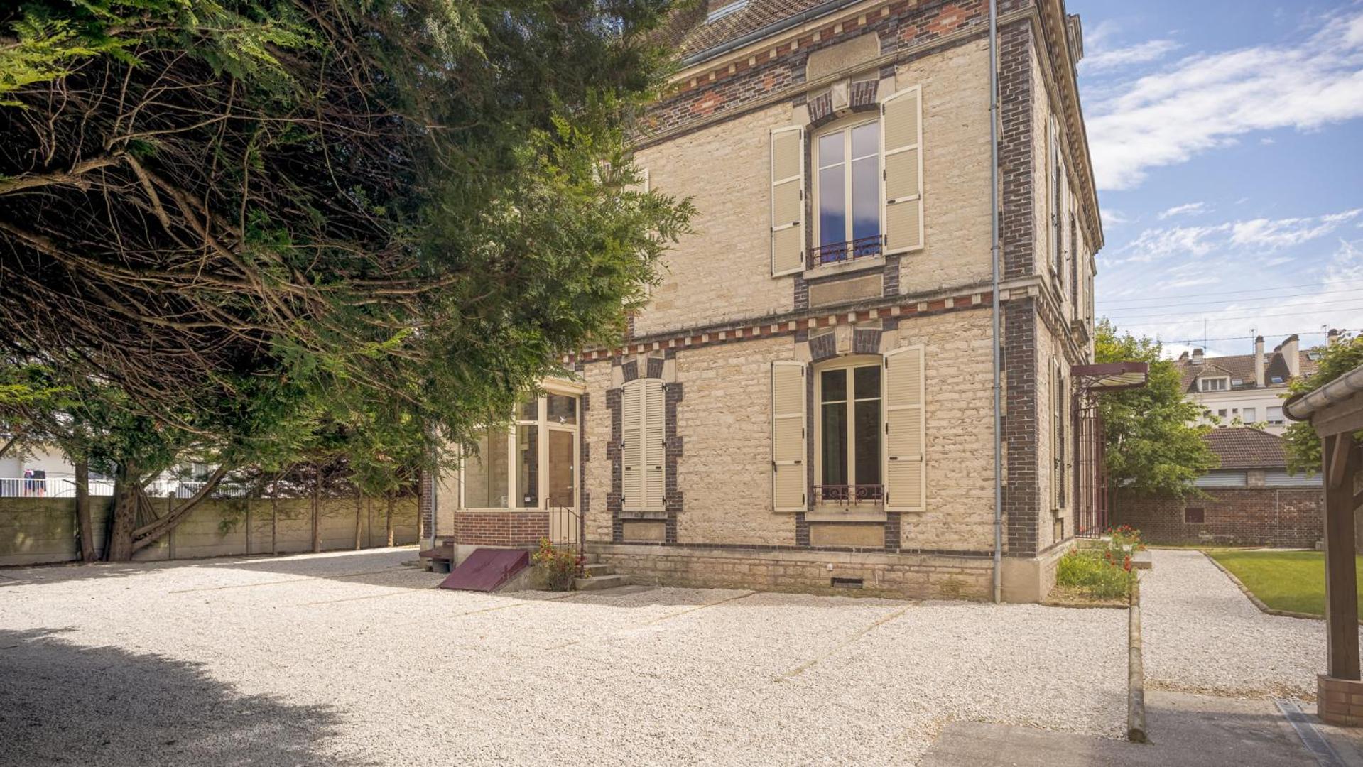 Bonappart 2 - Charme Napoleonien & Confort Troyes Exterior foto